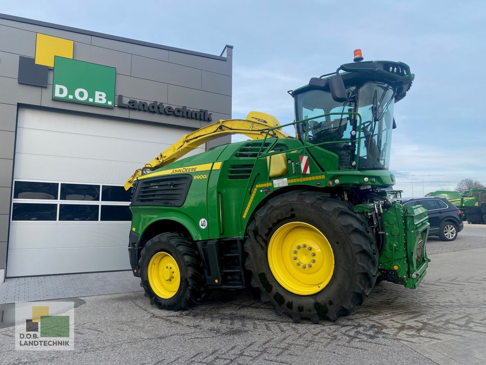 Feldhäcksler des Typs John Deere 9900 i, Gebrauchtmaschine in Lauterhofen (Bild 1)