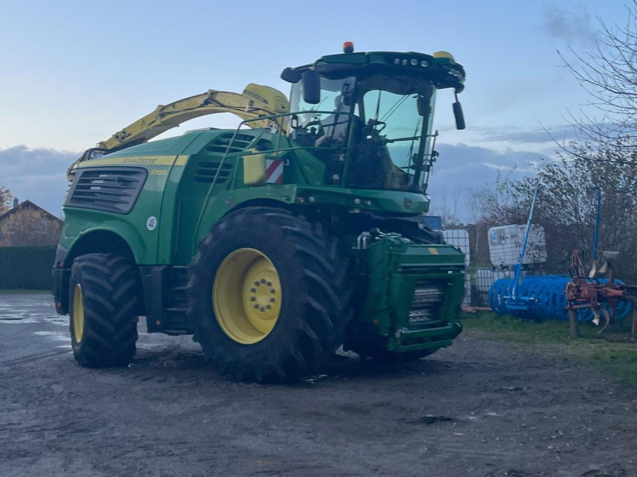 Feldhäcksler des Typs John Deere 9900i mit Vorsatz & PickUp, Gebrauchtmaschine in Könnern (Bild 2)