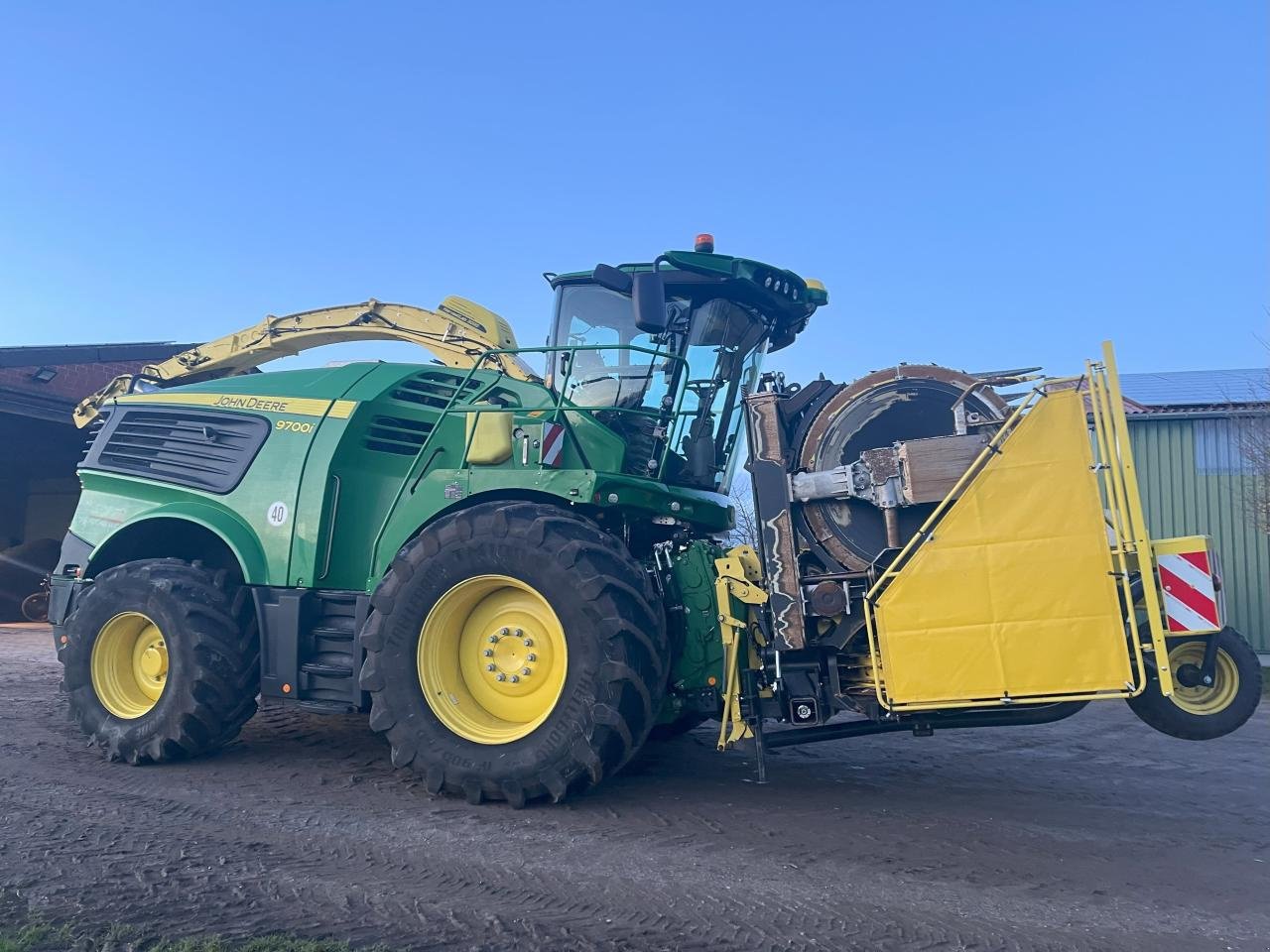 Feldhäcksler des Typs John Deere 9900i mit Vorsatz & PickUp, Gebrauchtmaschine in Könnern (Bild 9)