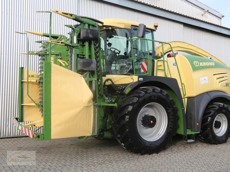 Feldhäcksler of the type Krone Big X 630, Neumaschine in Pfreimd (Picture 1)