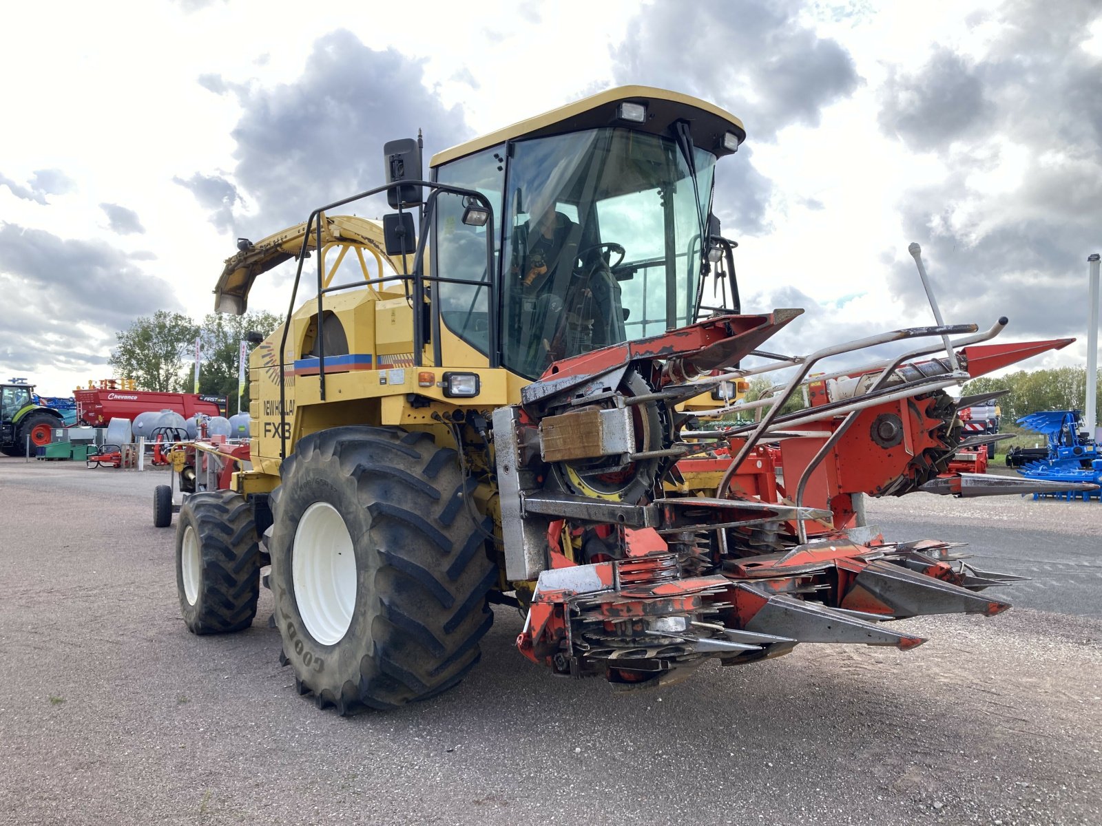 Feldhäcksler of the type New Holland ENSILEUSE FX 38 4X4, Gebrauchtmaschine in VAROIS & CHAIGNOT (Picture 2)