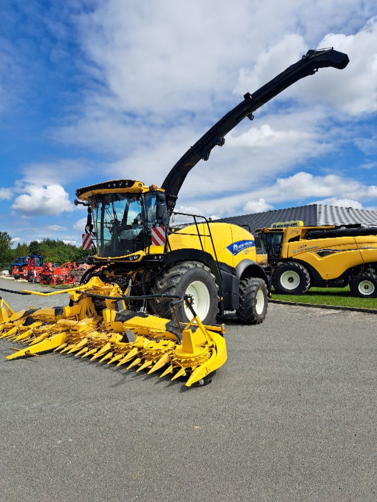 Feldhäcksler типа New Holland FR 650, Gebrauchtmaschine в CHATEAUBRIANT CEDEX (Фотография 2)