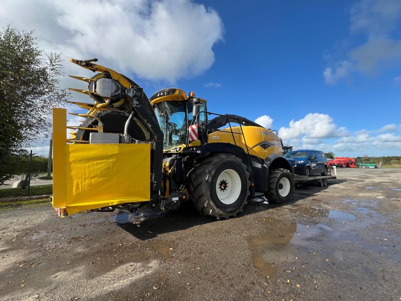 Feldhäcksler tip New Holland FR 780, Gebrauchtmaschine in CONDE SUR VIRE (Poză 1)