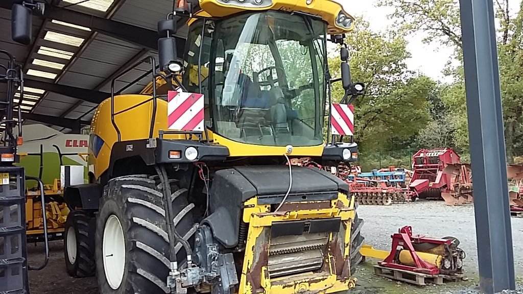 Feldhäcksler typu New Holland FR 9040, Gebrauchtmaschine v CHATEAUBRIANT CEDEX (Obrázok 1)