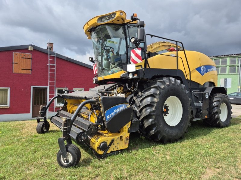 Feldhäcksler des Typs New Holland FR 9050, Gebrauchtmaschine in Ebersbach