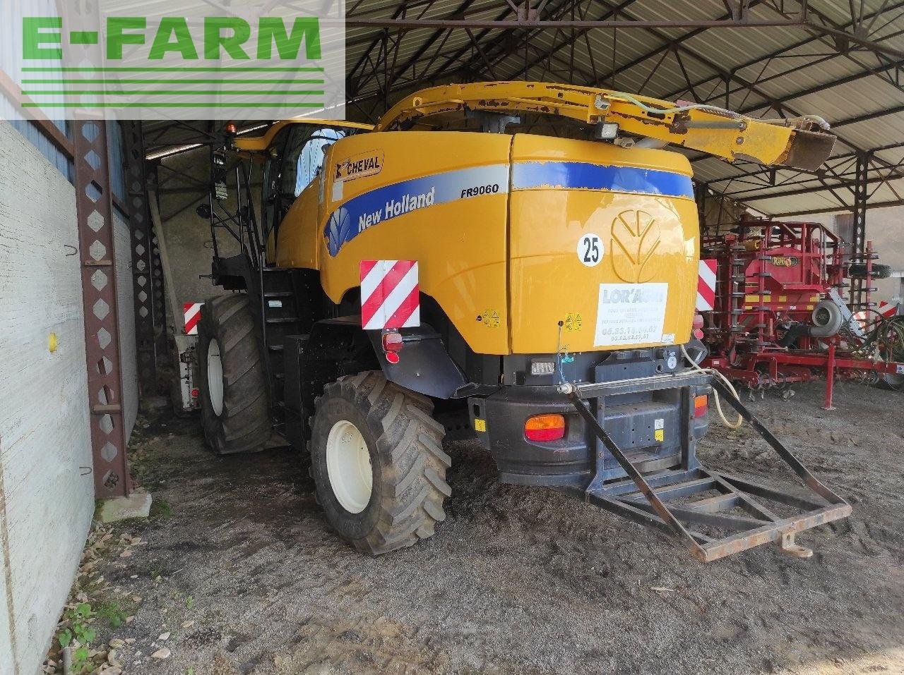 Feldhäcksler du type New Holland fr 9060, Gebrauchtmaschine en CHAUVONCOURT (Photo 7)