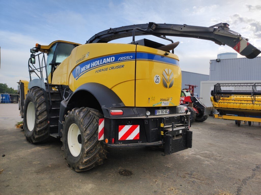 Feldhäcksler типа New Holland FR550, Gebrauchtmaschine в Langerie (Фотография 8)