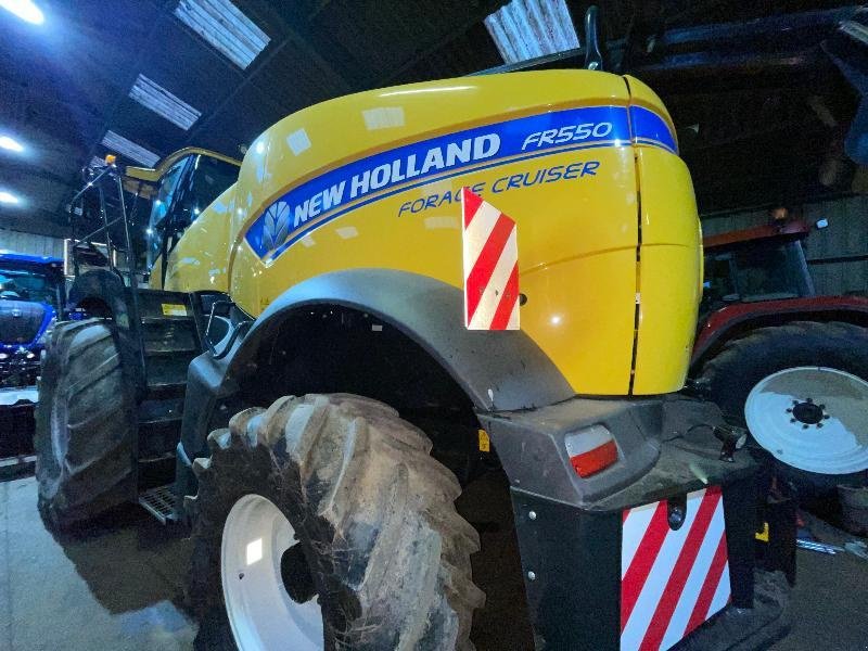 Feldhäcksler of the type New Holland FR550, Gebrauchtmaschine in PLUMELEC (Picture 1)