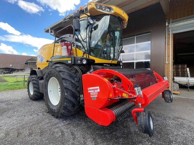 Feldhäcksler typu New Holland FR700, Gebrauchtmaschine w Regensdorf (Zdjęcie 1)