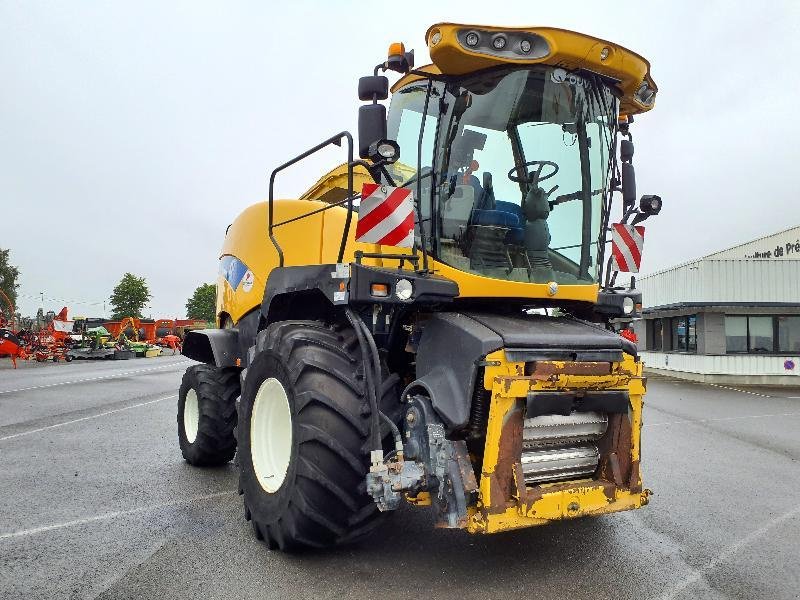 Feldhäcksler van het type New Holland FR9040, Gebrauchtmaschine in ANTIGNY (Foto 2)