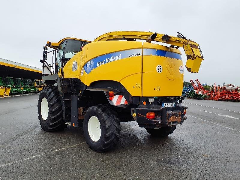 Feldhäcksler van het type New Holland FR9040, Gebrauchtmaschine in ANTIGNY (Foto 3)