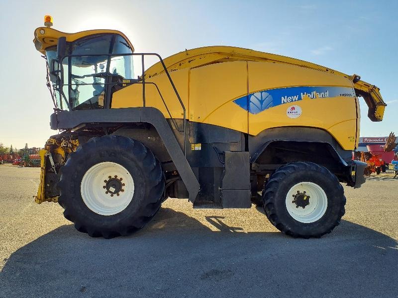 Feldhäcksler van het type New Holland FR9050, Gebrauchtmaschine in ANTIGNY (Foto 4)