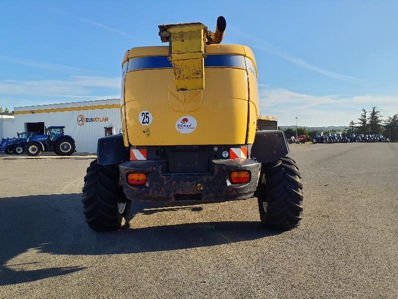 Feldhäcksler tip New Holland FR9050, Gebrauchtmaschine in ANTIGNY (Poză 7)