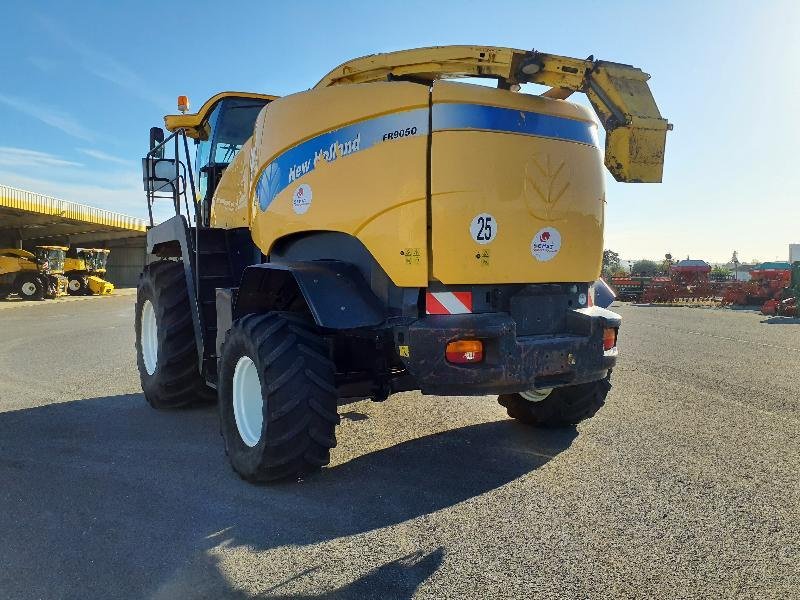 Feldhäcksler Türe ait New Holland FR9050, Gebrauchtmaschine içinde ANTIGNY (resim 5)