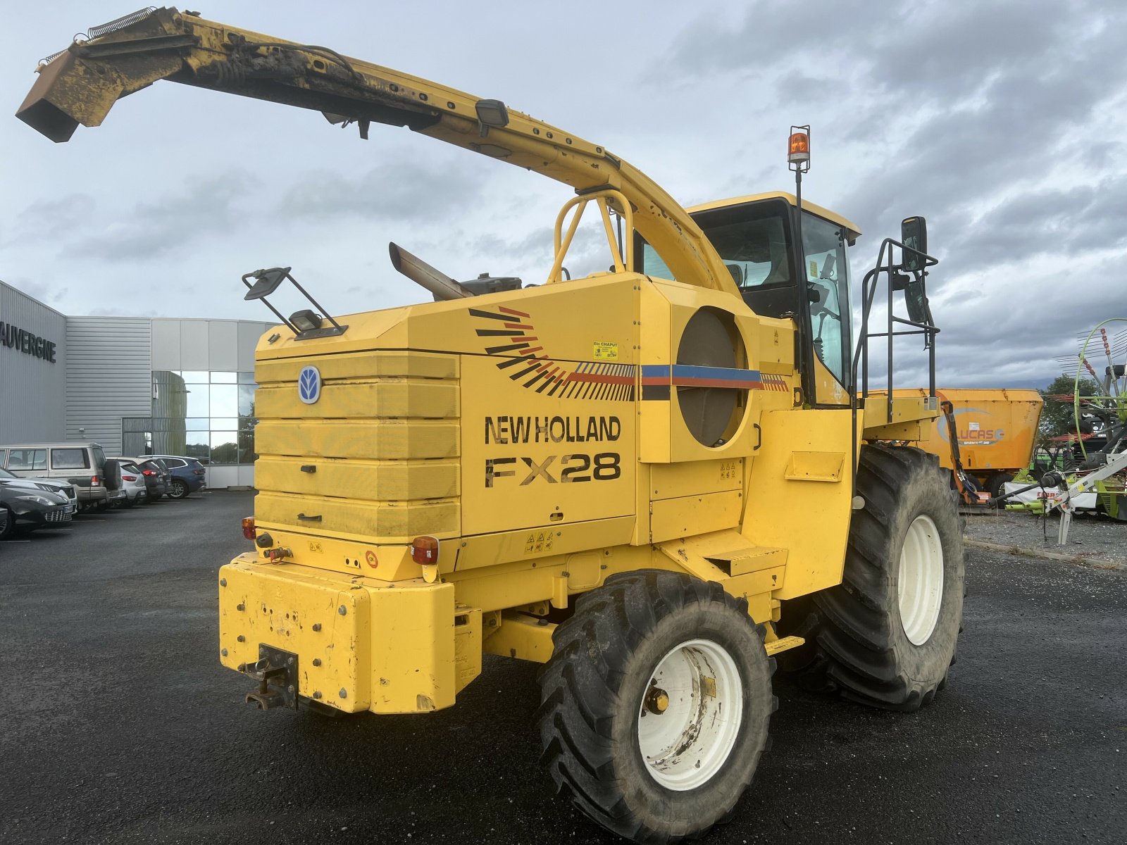 Feldhäcksler van het type New Holland FX 28, Gebrauchtmaschine in Issoire (Foto 3)