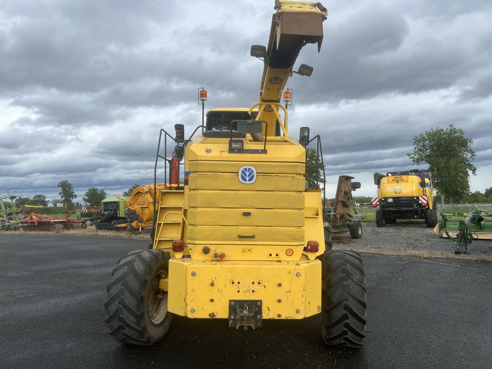 Feldhäcksler du type New Holland FX 28, Gebrauchtmaschine en Issoire (Photo 4)