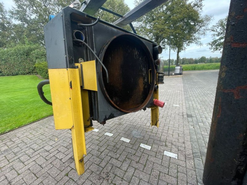 Feldhäcksler van het type New Holland FX radiator, Gebrauchtmaschine in Vriezenveen