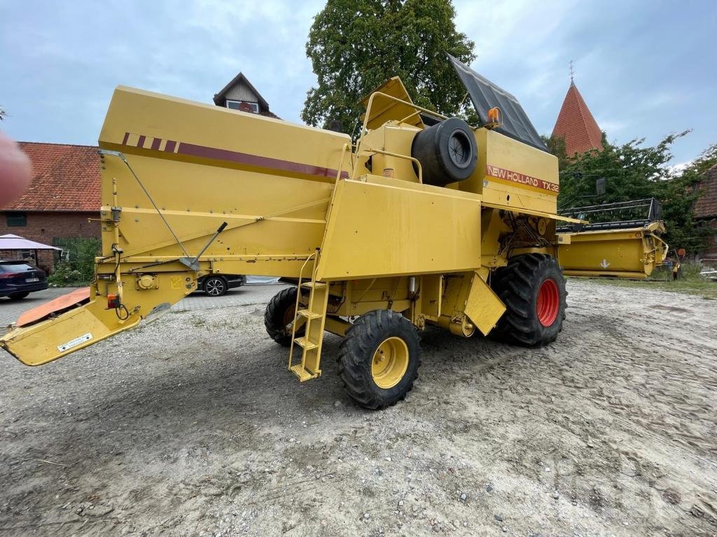 Feldhäcksler типа New Holland TX32, Gebrauchtmaschine в Düsseldorf (Фотография 3)