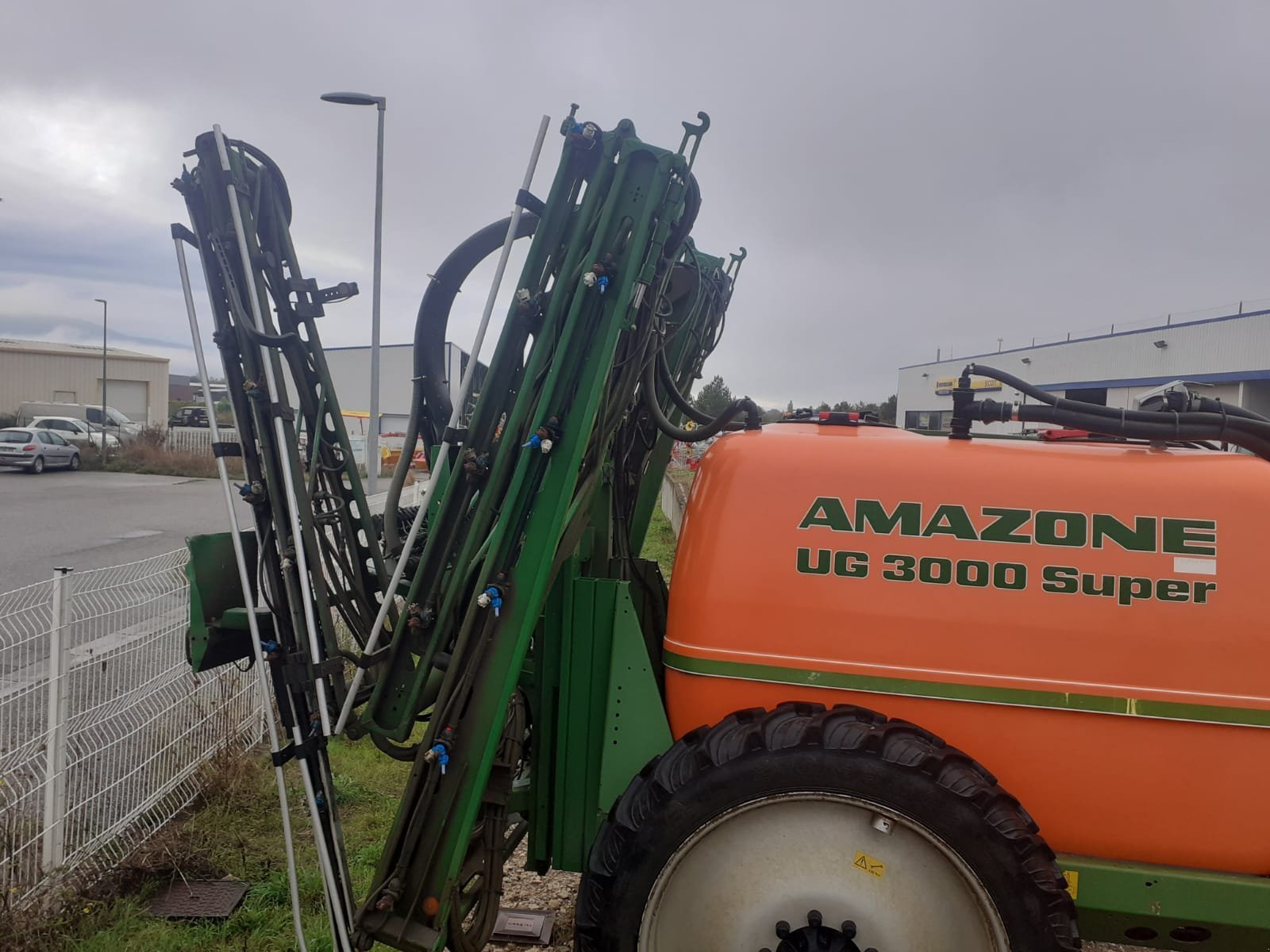 Feldspritze tip Amazone Pulvérisateur traîné UG 3000 SUPER Amazone, Gebrauchtmaschine in ROYNAC (Poză 3)