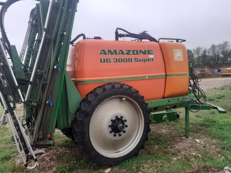 Feldspritze van het type Amazone Pulvérisateur traîné UG 3000 SUPER Amazone, Gebrauchtmaschine in ROYNAC