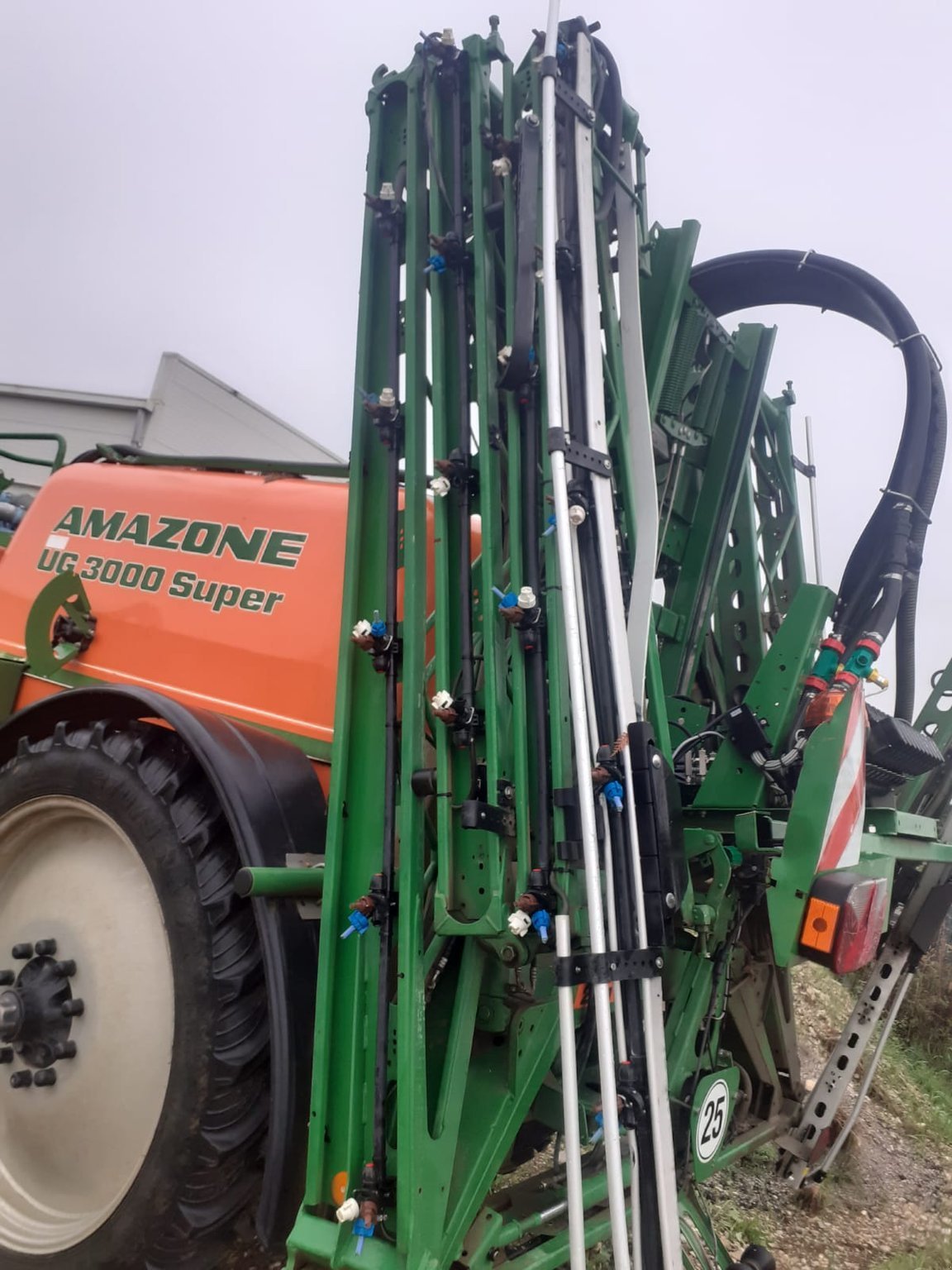 Feldspritze tip Amazone Pulvérisateur traîné UG 3000 SUPER Amazone, Gebrauchtmaschine in ROYNAC (Poză 5)