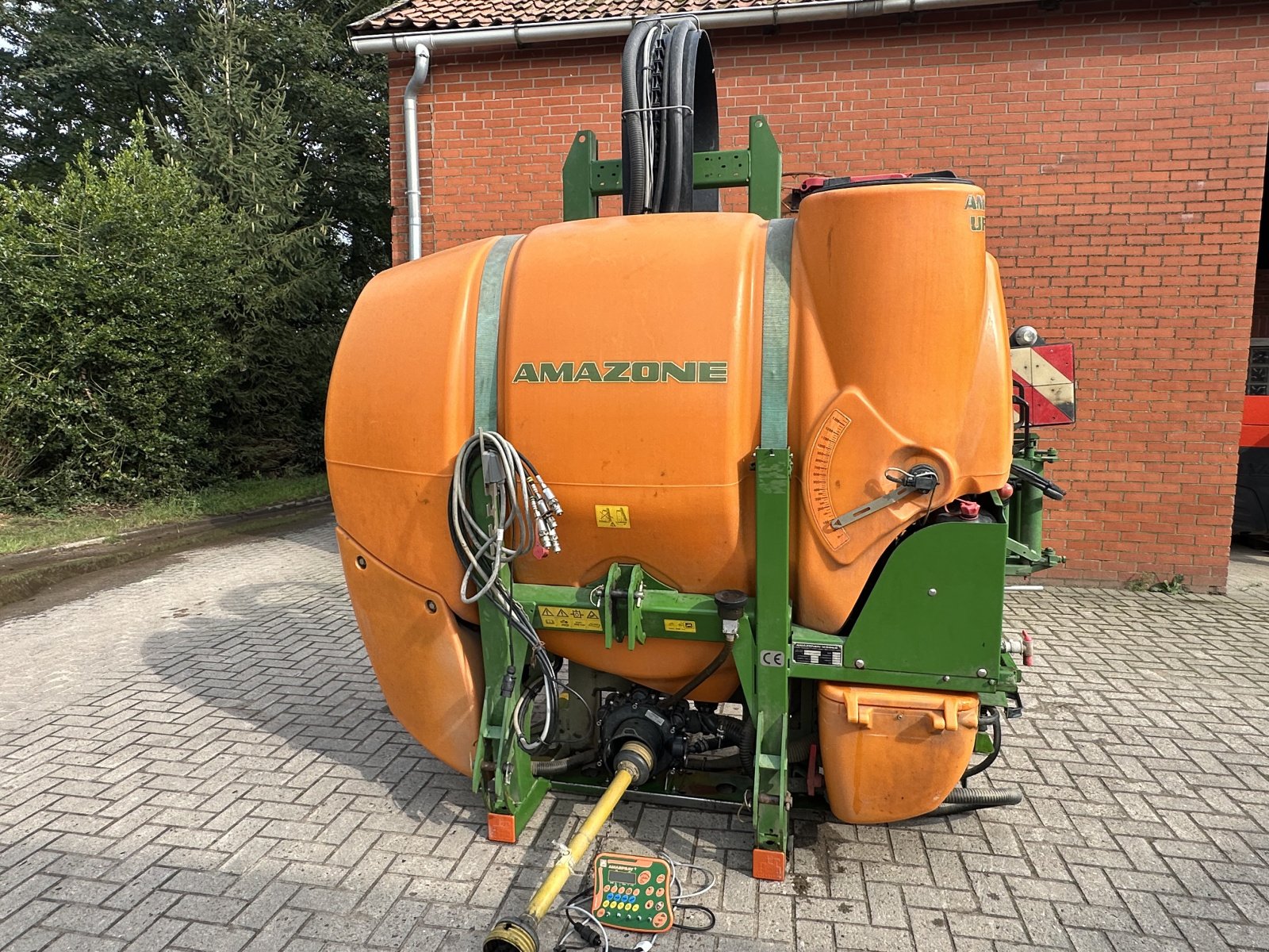 Feldspritze des Typs Amazone UF 1201, Gebrauchtmaschine in Schweringen (Bild 7)