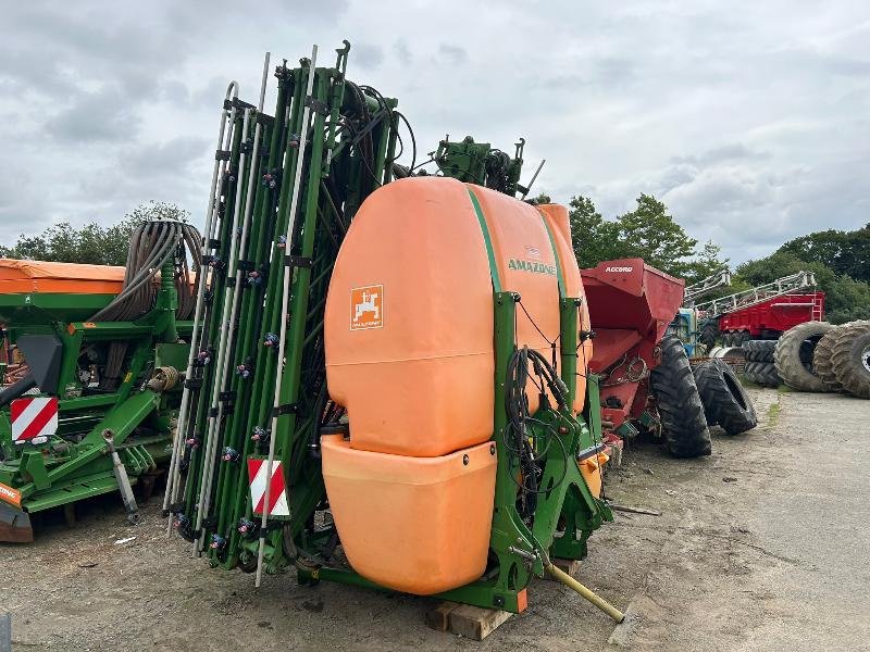 Feldspritze tip Amazone UF 1801, Gebrauchtmaschine in LANDIVISIAU (Poză 3)