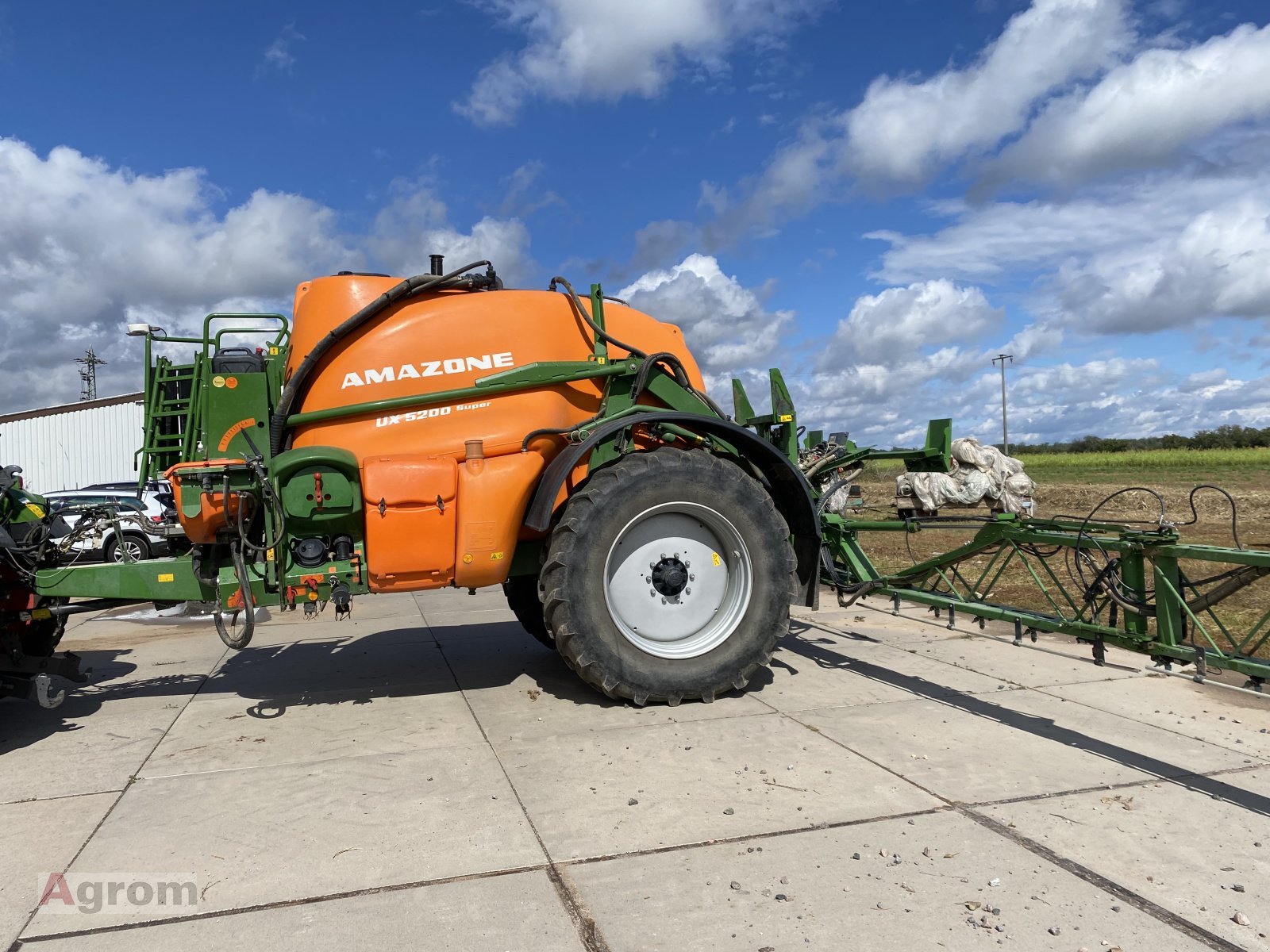 Feldspritze des Typs Amazone UX 5200 Super, Gebrauchtmaschine in Harthausen (Bild 3)