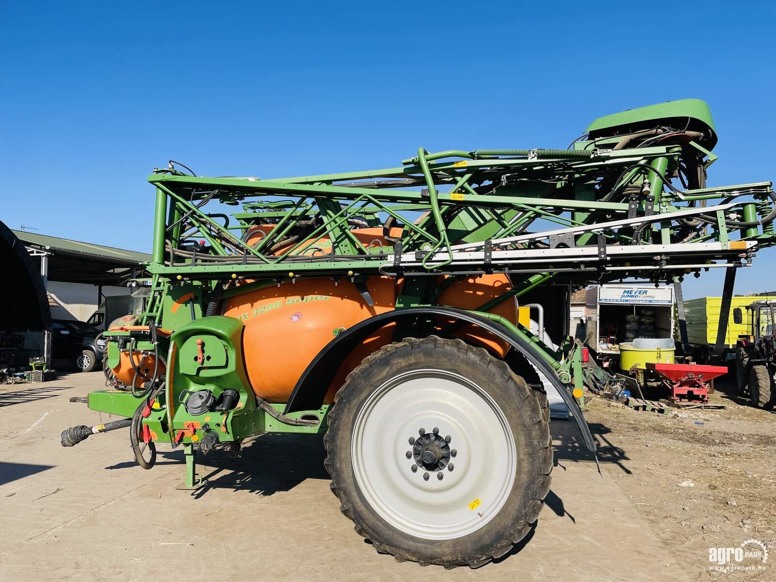 Feldspritze van het type Amazone UX3200/24 Super, Gebrauchtmaschine in Csengele (Foto 2)