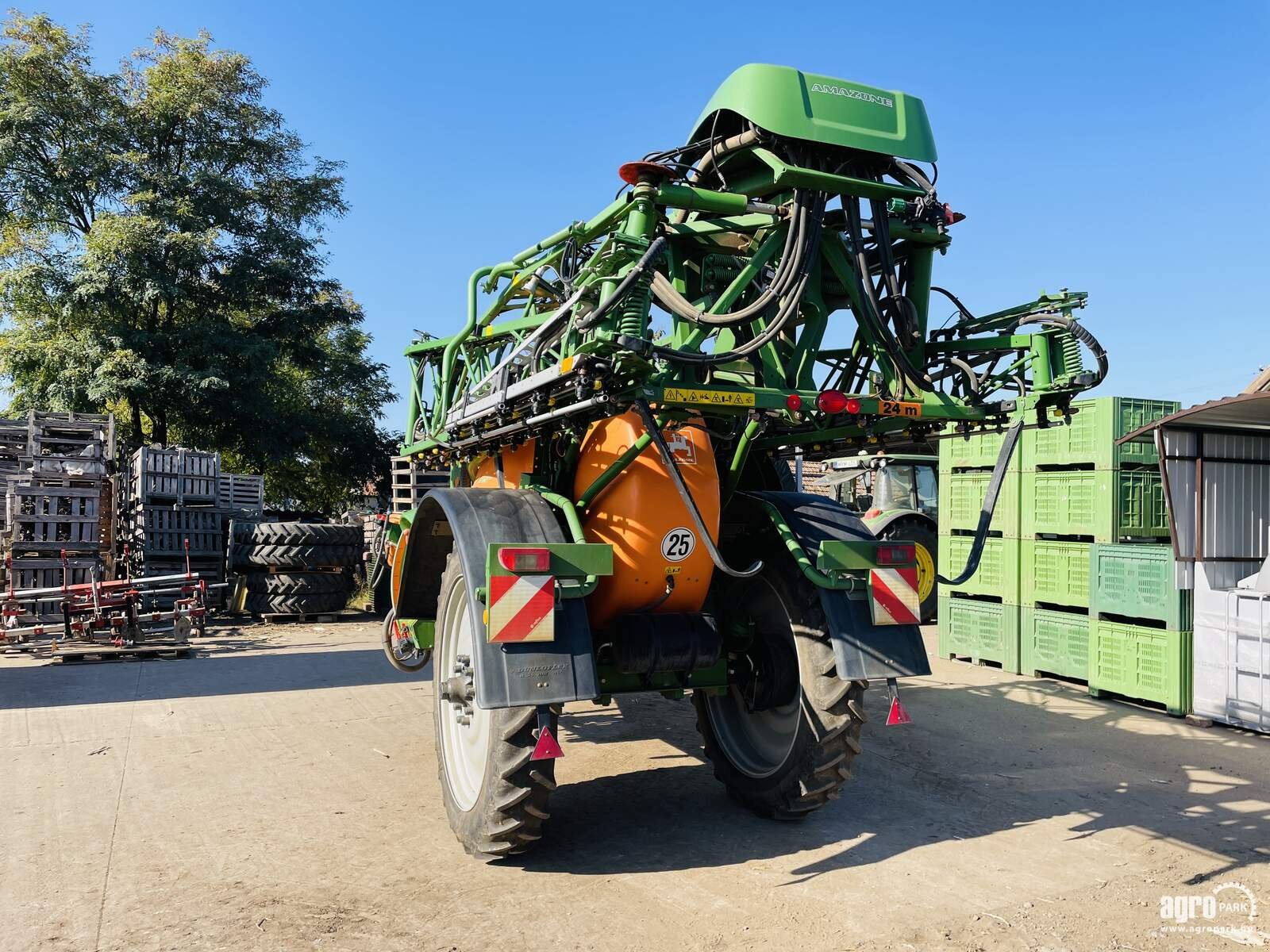 Feldspritze van het type Amazone UX3200/24 Super, Gebrauchtmaschine in Csengele (Foto 3)