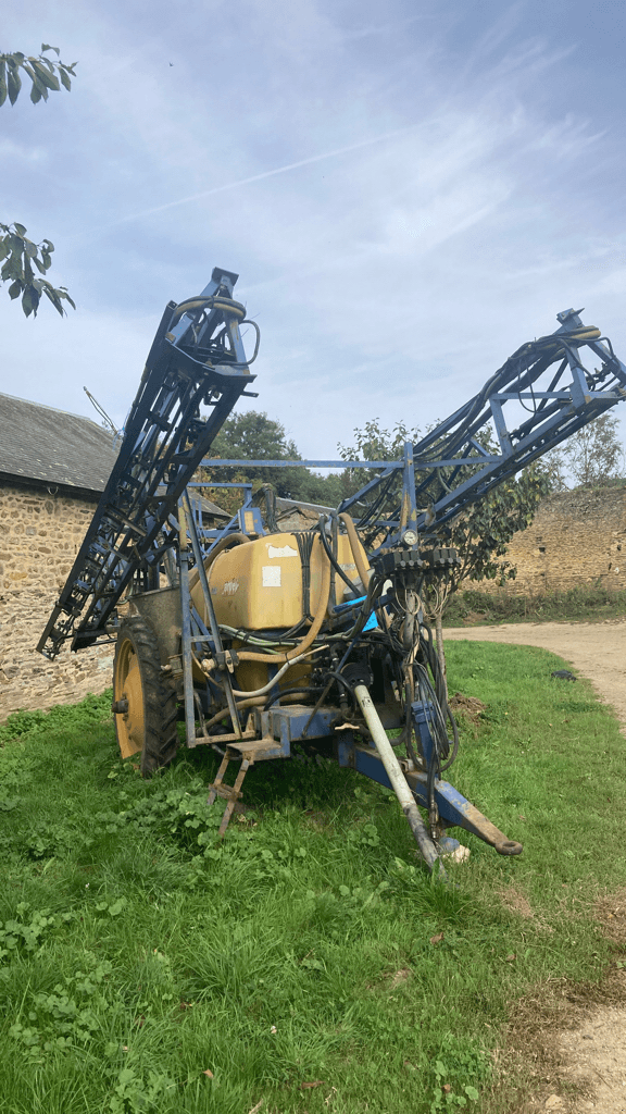 Feldspritze des Typs Caruelle 2500 L, Gebrauchtmaschine in CONDE SUR VIRE (Bild 4)