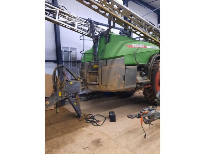 Feldspritze van het type Fendt ROGATOR, Gebrauchtmaschine in CHAUMONT (Foto 2)