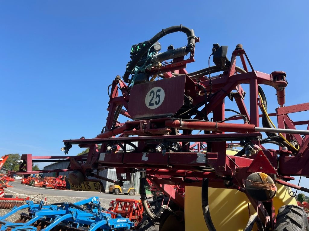 Feldspritze du type Hardi Commander 2800 L Classic, Gebrauchtmaschine en Dol-de-Bretagne (Photo 4)