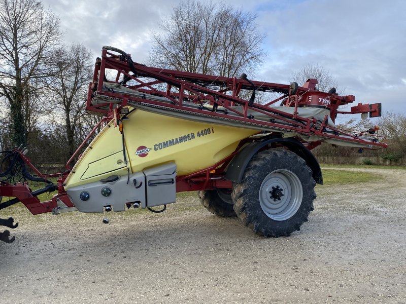 Feldspritze van het type Hardi Commander 4400 Twin, Gebrauchtmaschine in Hemau (Foto 1)