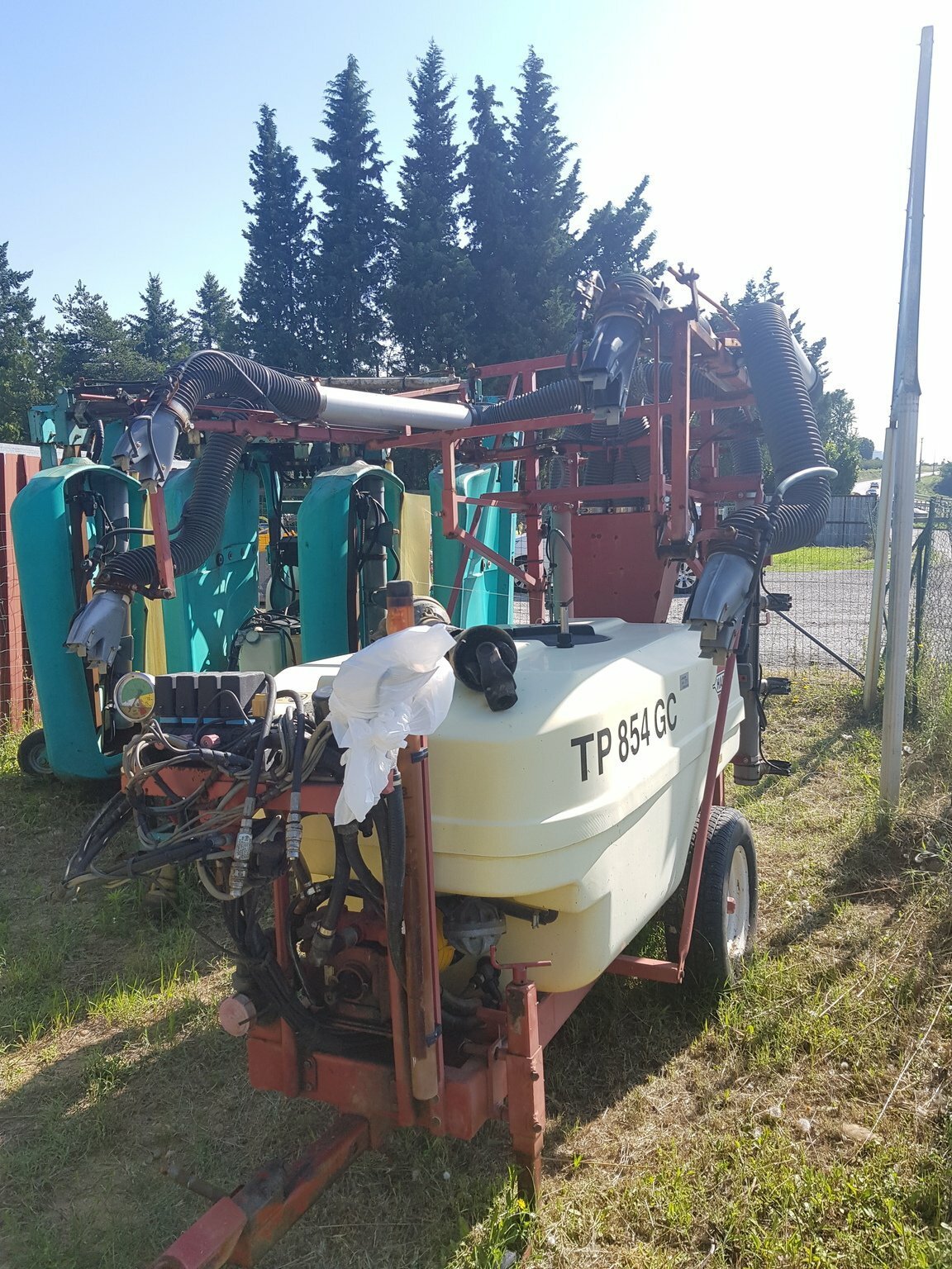 Feldspritze des Typs Hardi Pulvérisateur traîné TP 854 GC 800 L Hardi, Gebrauchtmaschine in ROYNAC (Bild 3)