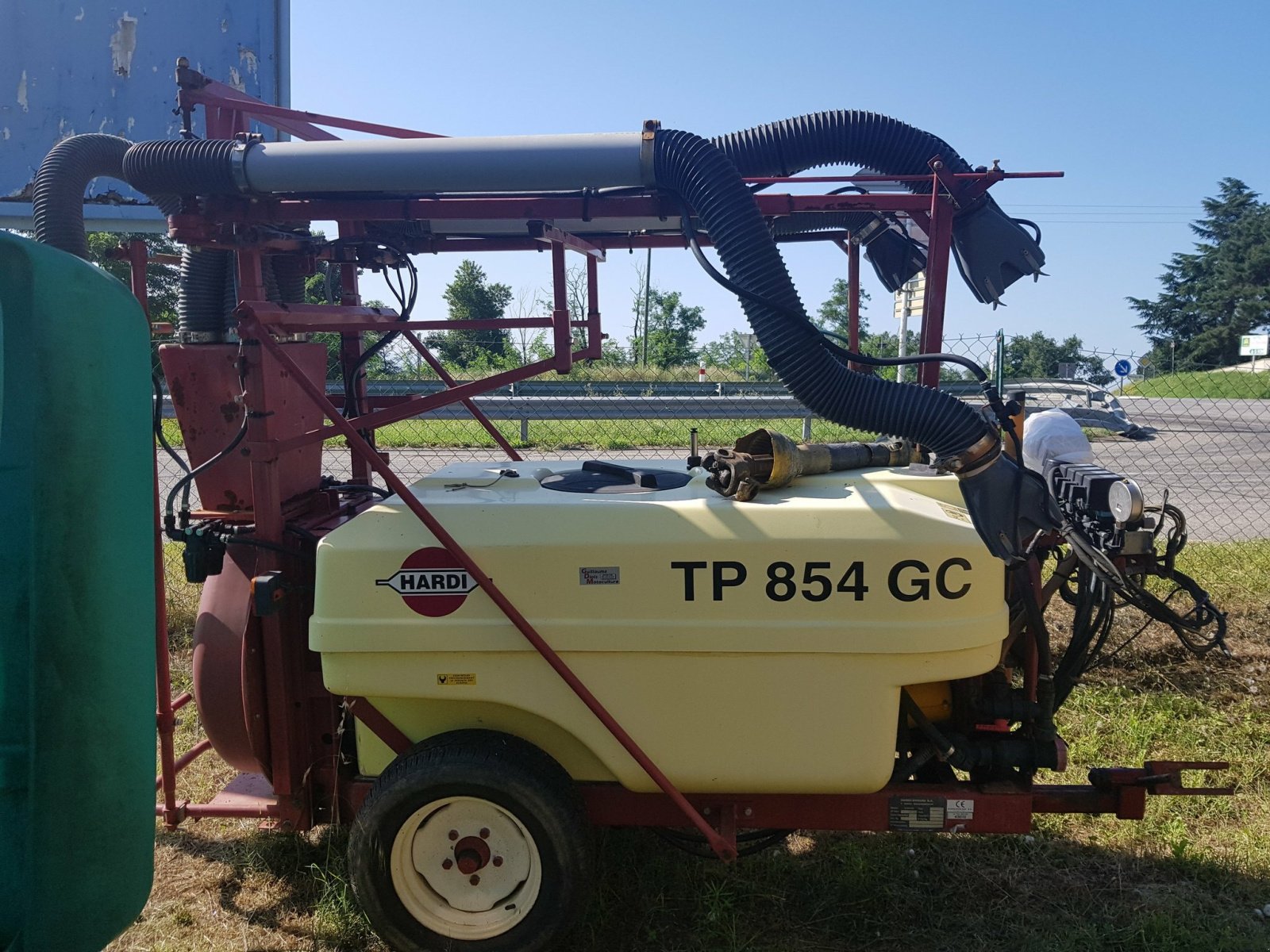 Feldspritze of the type Hardi Pulvérisateur traîné TP 854 GC 800 L Hardi, Gebrauchtmaschine in ROYNAC (Picture 2)