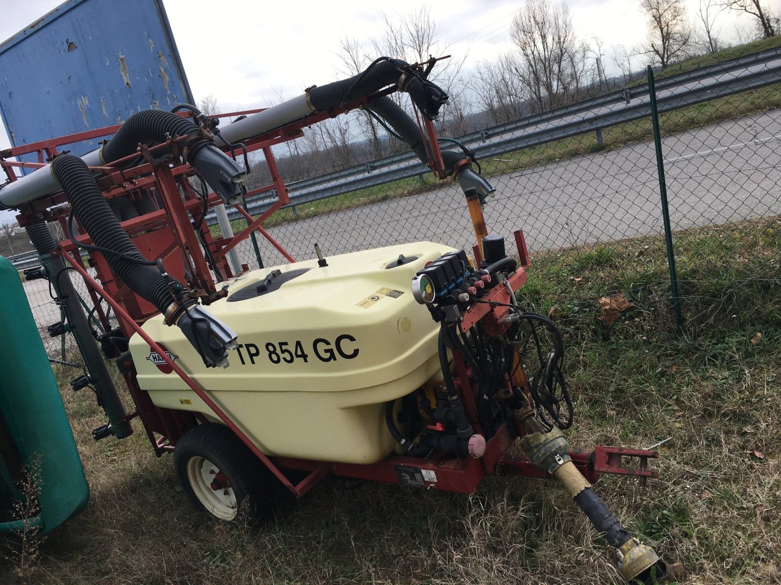 Feldspritze des Typs Hardi Pulvérisateur traîné TP 854 GC 800 L Hardi, Gebrauchtmaschine in ROYNAC (Bild 1)