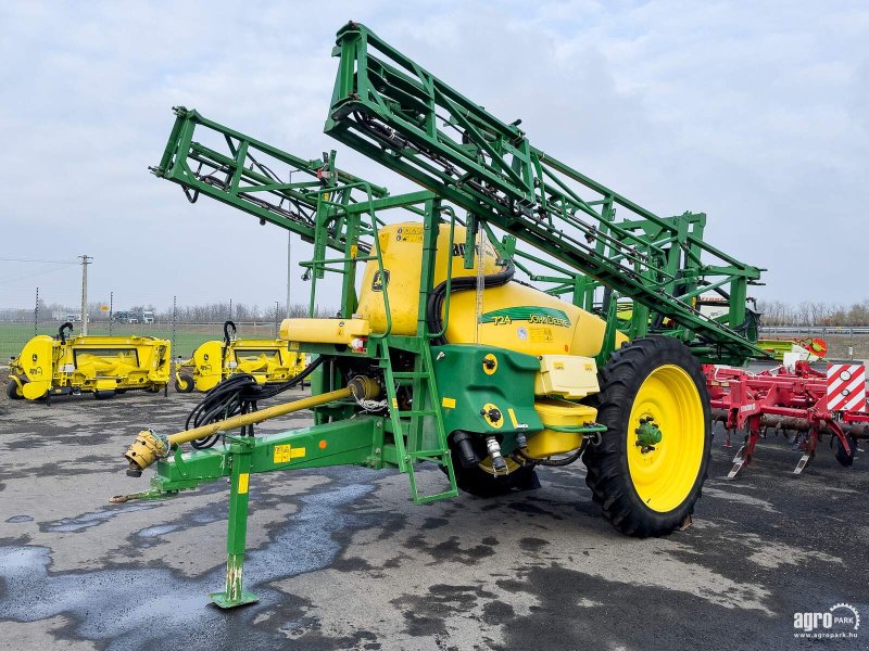 Feldspritze типа John Deere 724, Gebrauchtmaschine в Csengele (Фотография 1)