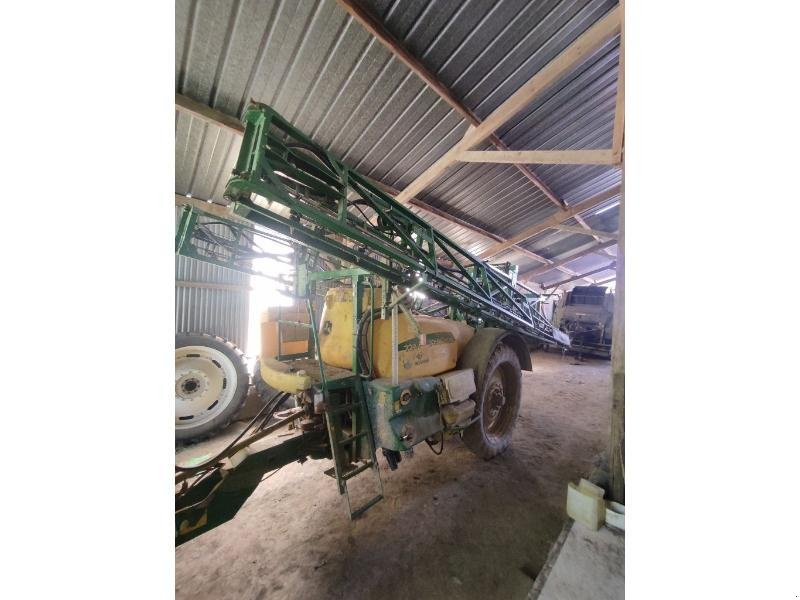 Feldspritze tip John Deere 724I, Gebrauchtmaschine in PLUMELEC (Poză 5)