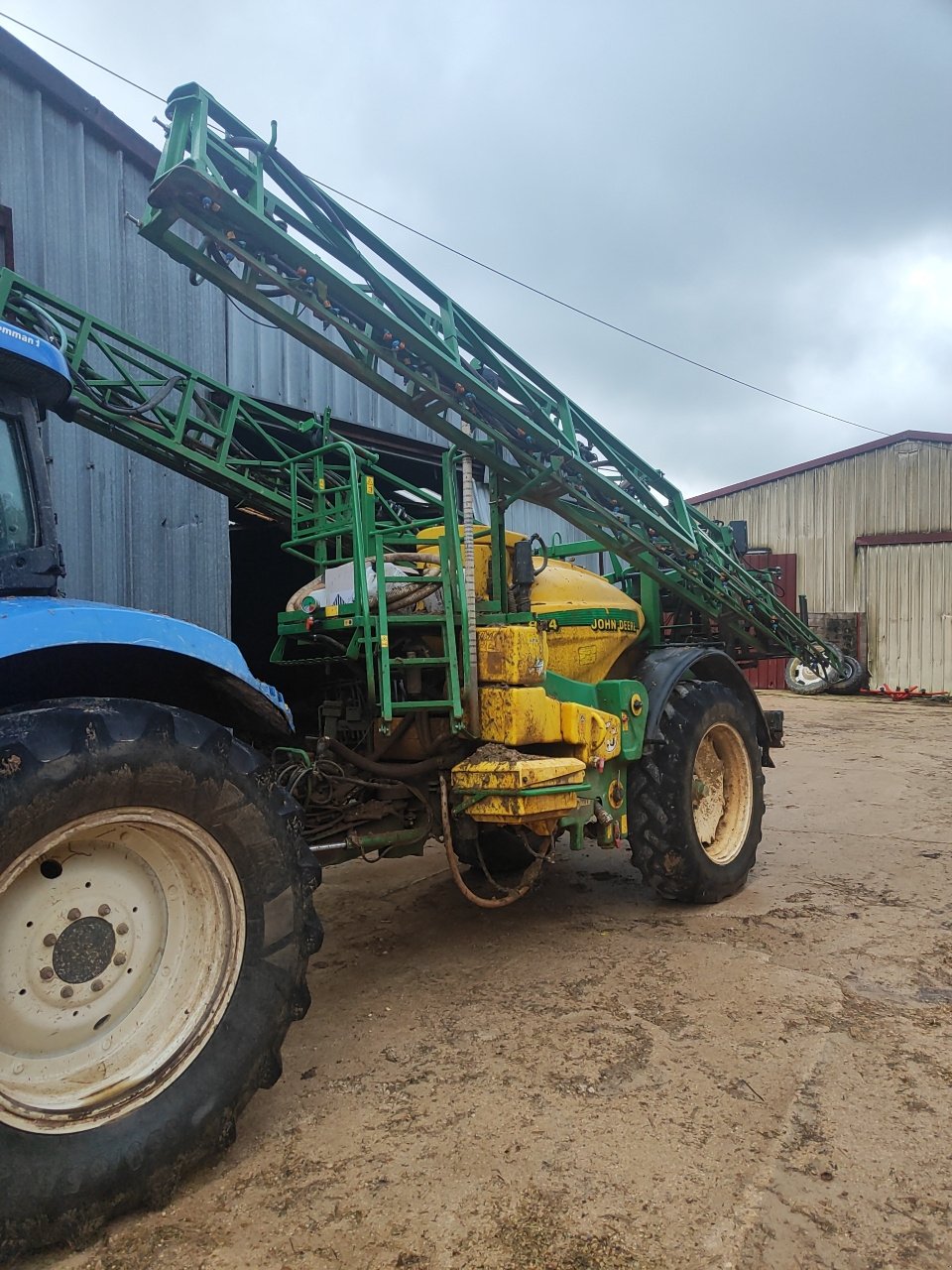 Feldspritze van het type John Deere 824, Gebrauchtmaschine in STENAY (Foto 1)