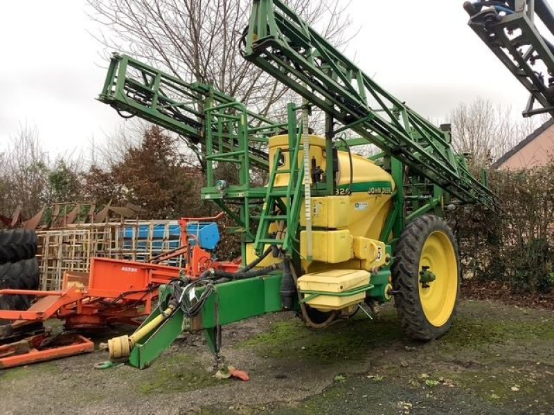 Feldspritze del tipo John Deere 824, Gebrauchtmaschine en les hayons (Imagen 1)