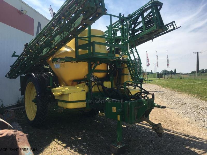 Feldspritze van het type John Deere 840, Gebrauchtmaschine in ROYE (Foto 1)