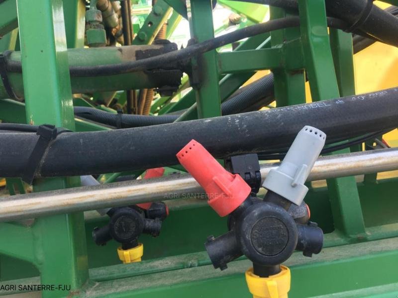 Feldspritze van het type John Deere 840, Gebrauchtmaschine in ROYE (Foto 5)