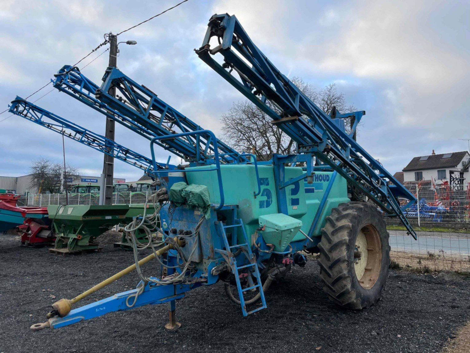 Feldspritze van het type Sonstige Pulvérisateur traîné MACH 32 Berthoud, Gebrauchtmaschine in LA SOUTERRAINE (Foto 1)