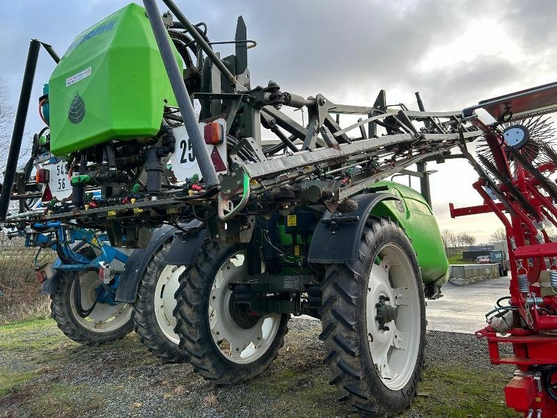 Feldspritze des Typs Tecnoma TC31EF, Gebrauchtmaschine in JOSSELIN (Bild 3)