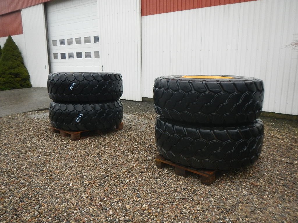 Felge tip Bridgestone 20.5R25 D273, Gebrauchtmaschine in Aabenraa (Poză 5)