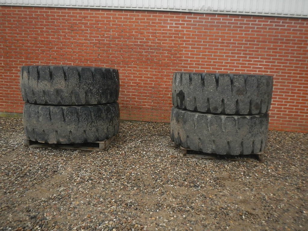 Felge Türe ait Bridgestone 20.5R25 D280, Gebrauchtmaschine içinde Aabenraa (resim 2)