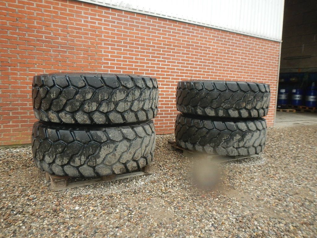 Felge Türe ait Bridgestone 20.5R25 D296, Gebrauchtmaschine içinde Aabenraa (resim 1)