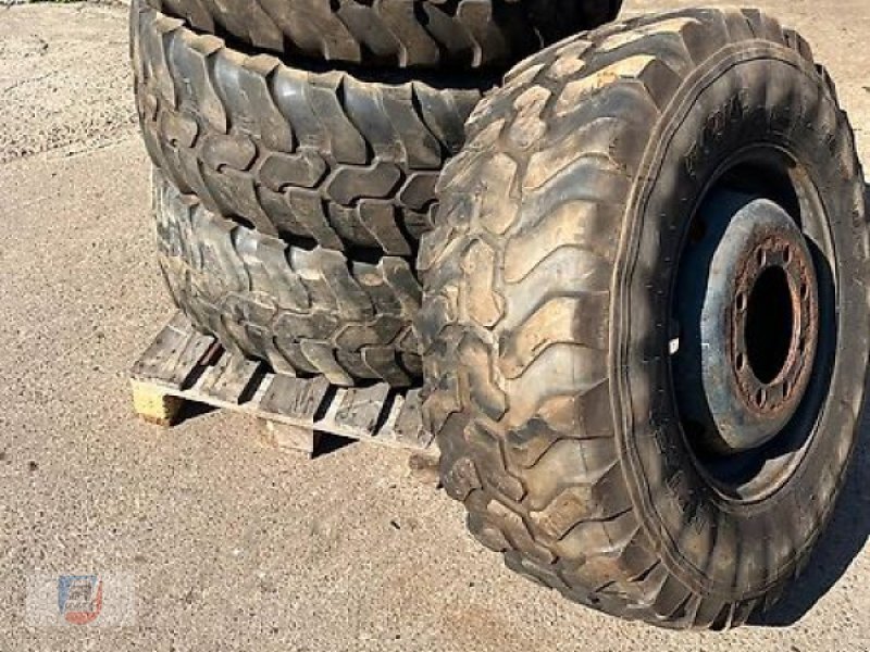 Felge от тип Mercedes-Benz Räder Felgen 425 U1300 U1500 U1700 405/70R24, Gebrauchtmaschine в Fitzen (Снимка 1)