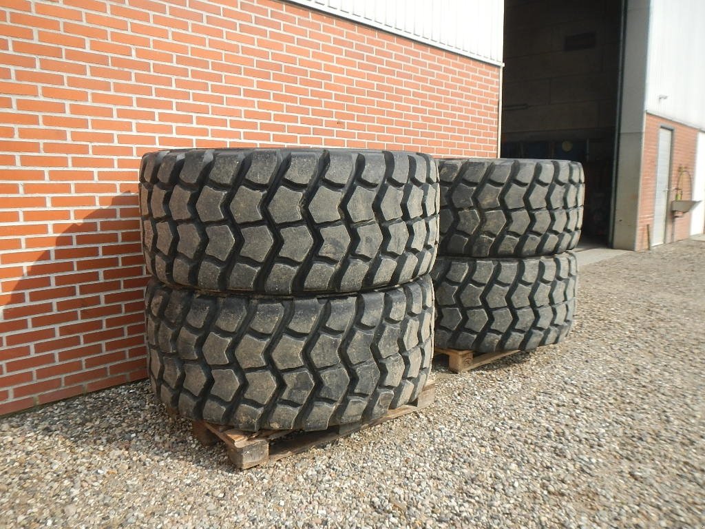 Felge van het type Sonstige CB792 D297 - 650/65R25, Gebrauchtmaschine in Aabenraa (Foto 2)